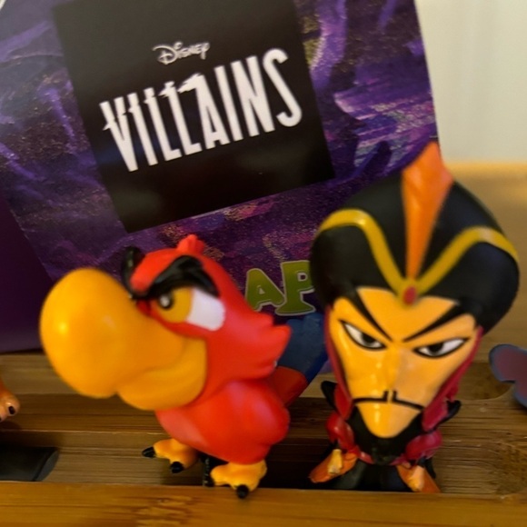Disney Other - Disney Villains Snapz Jafar & Iago Not so Mystery Capsue